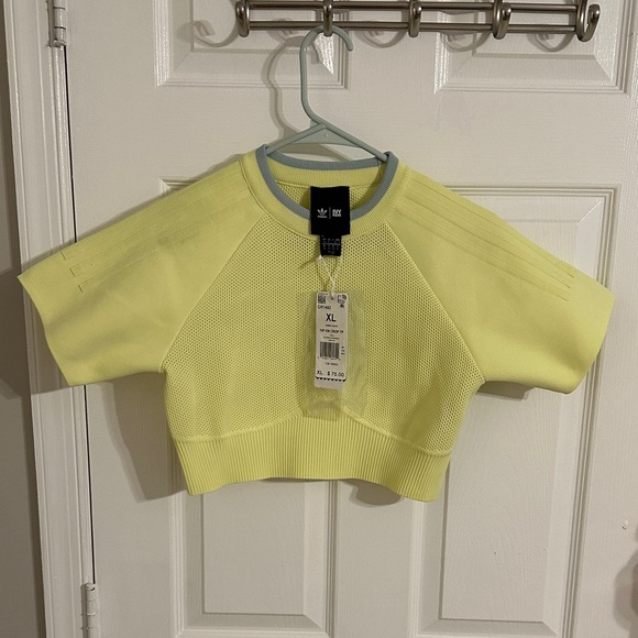 Adidas X Ivy Park Tops - Adidas x Ivy Park Cropped top